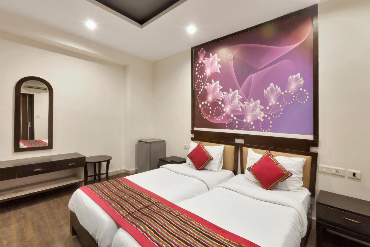Hotel Oyo 9841 The Vivir 1 Noida Zewnętrze zdjęcie