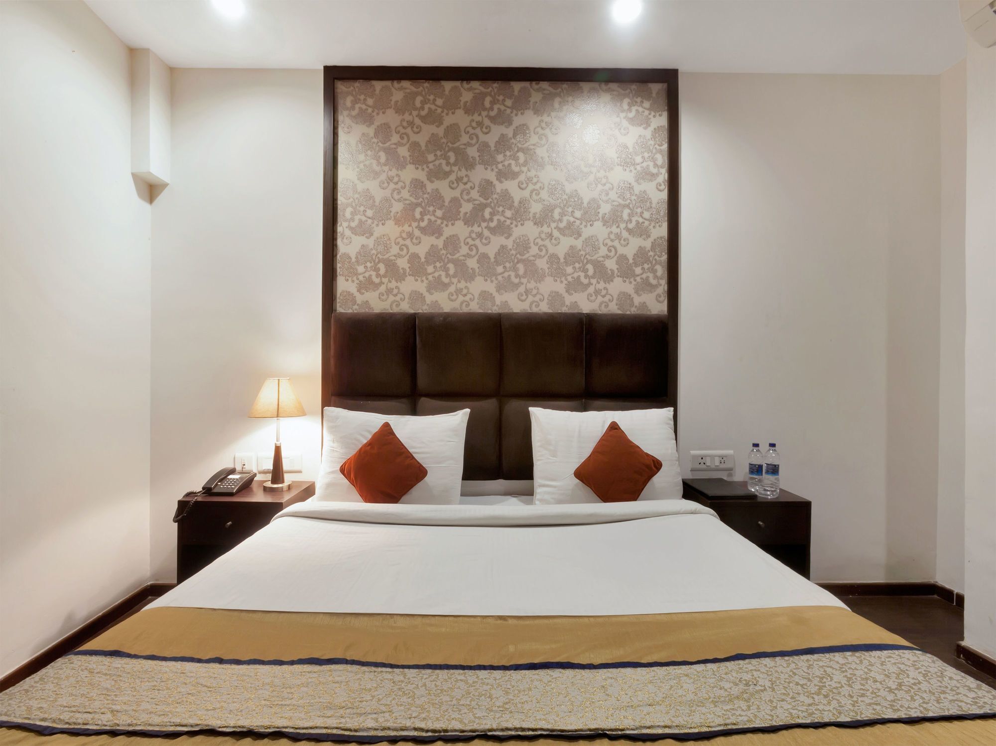 Hotel Oyo 9841 The Vivir 1 Noida Zewnętrze zdjęcie