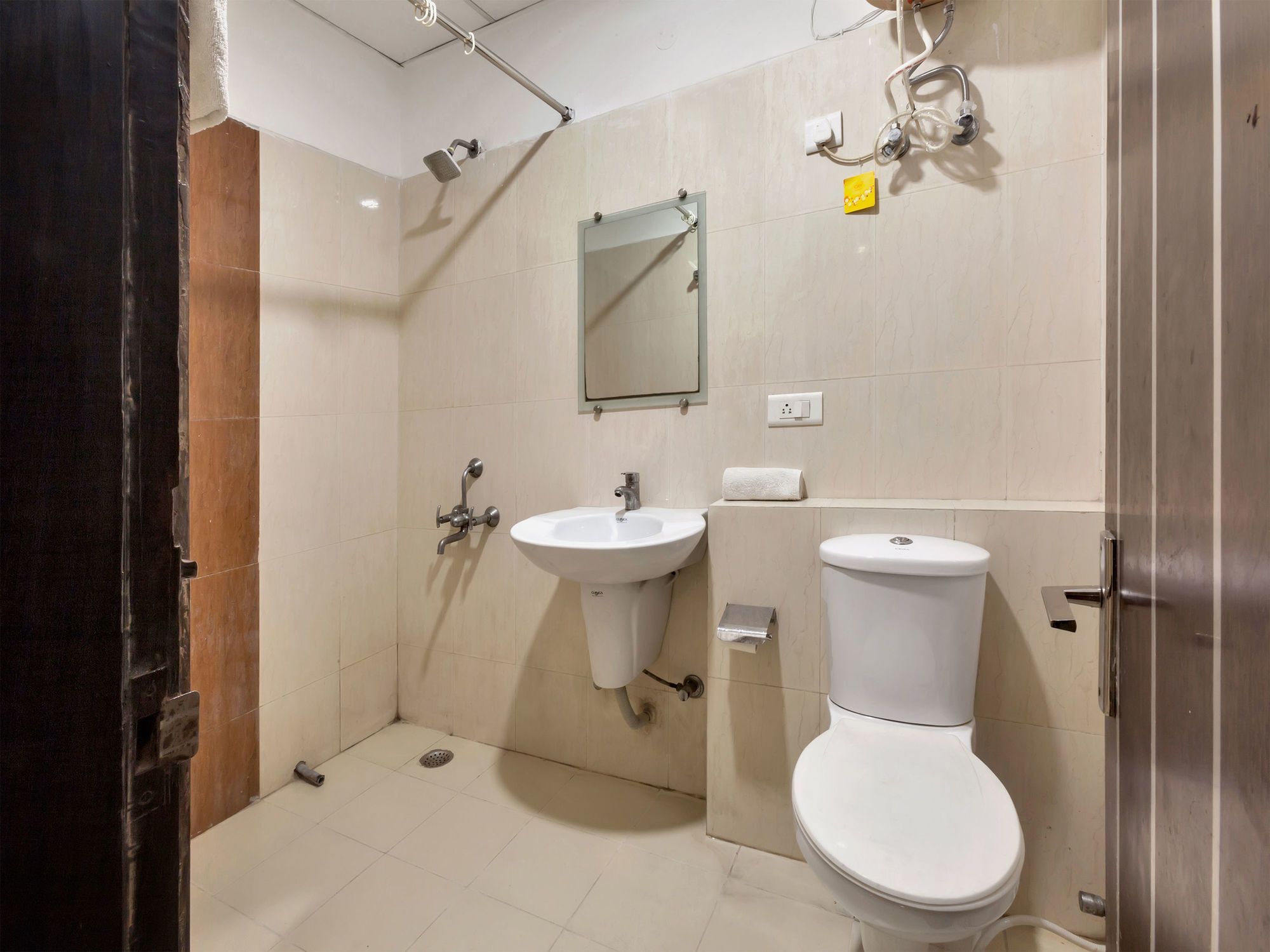Hotel Oyo 9841 The Vivir 1 Noida Zewnętrze zdjęcie